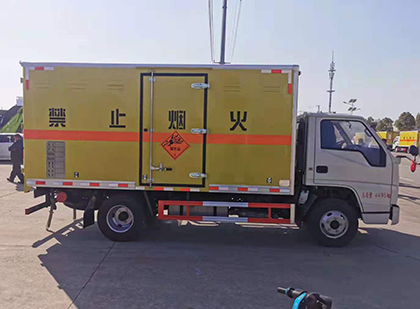 怀集爆破器材运输车工人安全操作规范与智能技术保障