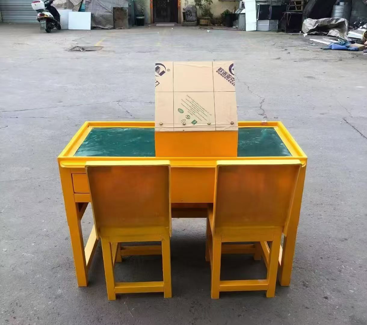 怀集防静电导通桌井下煤矿火工品发放桌：危险品流转的安全守护者